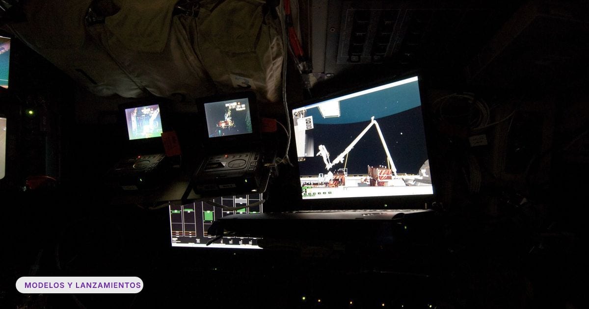Foto ilustrativa: STS-125 Computer simulation on the flight deck of Atlantis